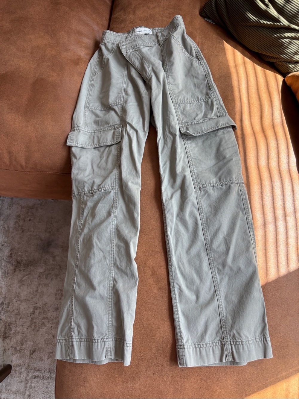 Abercrombie & Fitch WOMENS Cargo Pants — Utility Pocket Style - 25 / 0s
